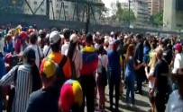 DİKTATÖRLÜK - Muhalif Lider Lopez Saklandığı Elçilikten Maduro'ya Meydan Okudu