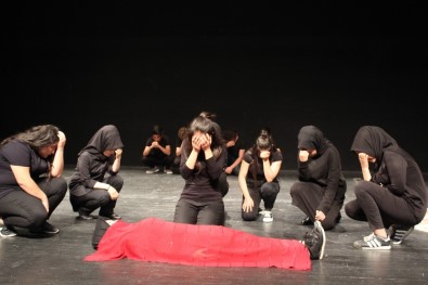 Öğrenciler, Kadına Şiddete Dikkat Çekti