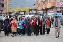 TÜRK BAYRAĞI - Oltulu Kadınlar Çocuklar İçin Yürüdü