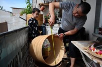 RAMAZAN AYı - (Özel) Ramazan Davullarını Evinin Salonunda Yapıyor