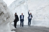 KARLA MÜCADELE - Türkiye'nin En Büyük Kalderasında Kar Kalınlığı 8 Metre