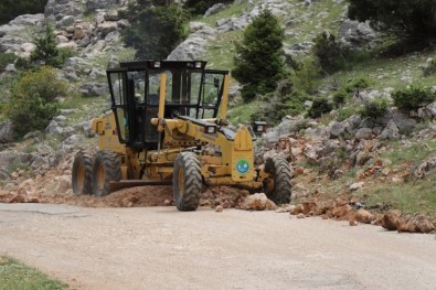 Akseki Belediyesi Yol Bakım Çalışması Başlattı