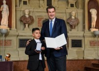 BAVYERA - Almanya'dan Kenan'a Kahramanlık Madalyası