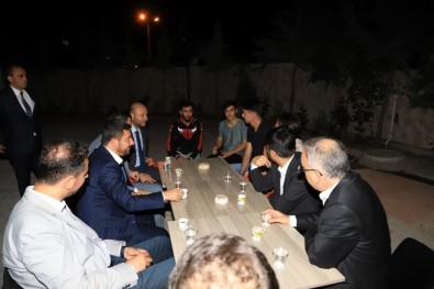 Belediye Başkanı Arı, Öğrencilerin Kahve Davetini Geri Çevirmedi