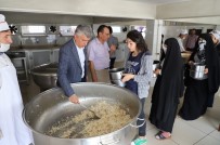 FAIK ARıCAN - Cizre Aşevi Her Gün 200 Aileye Sıcak Yemek Dağıtıyor