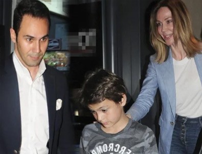 Demet Şener sevgilisi Cenk Küpeli ve çocuklarıyla birlikte yemek yedi