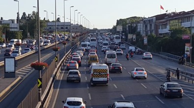 İstanbul'da Bayram Trafiği Yoğunluğu Erken Başladı