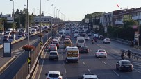TRAFİK YOĞUNLUĞU - İstanbul'da Bayram Trafiği Yoğunluğu Erken Başladı
