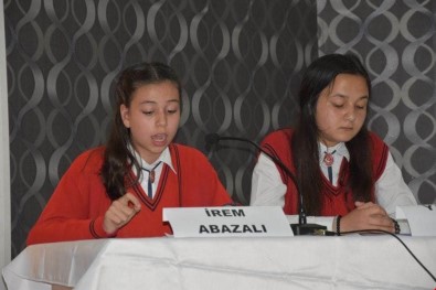 Öğrencilerden 'Ermeni Soykırımı Yalanı' Konferansı