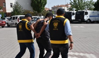 Aksaray'da Aranan 2 Kişi Yakalanarak Tutuklandı