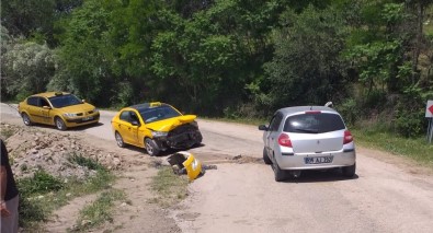 Amasya'da İki Otomobil Çarpıştı Açıklaması 7 Yaralı