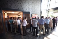 BAYRAMLAŞMA - Başkan Büyükakın, Büyükşehir Personeliyle Bayramlaştı