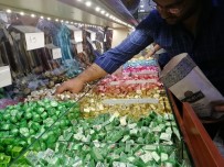 BAYRAM ŞEKERİ - Bayramlık Çikolata Ve Şeker Tezgahlarda Yerini Aldı