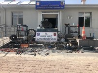KAMYON KASASI - Jandarmanın Durdurduğu Araçtan 450 Parça Çalıntı Malzeme Çıktı