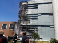 ALIYEV - Lisede Ders Sırasında Yangın Çıktı