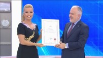 MÜGE ANLı - Müge Anlı'ya Kızılay'dan Platin Madalya