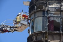 ALIYEV - Okulda Çıkan Yangın Söndürüldü