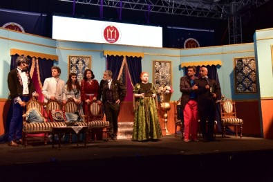 Usta Tiyatrocu Cengiz Küçükayvaz Bilecik'te Sahne Aldı