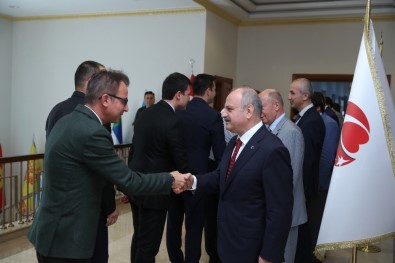 Vali Çakacak, Valilik Personelinin Bayramını Kutladı