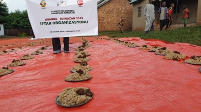 Yemen Ve Afrika'da Mazlumlara İftar Sofraları Kuruldu