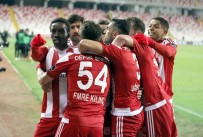 ALANYASPOR - Yiğidolar Evinde Daha Başarılı