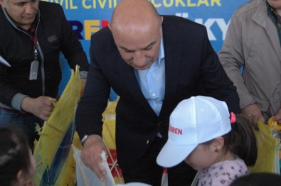 Başkent'te Uçurtmalar Göğü Renklendirdi