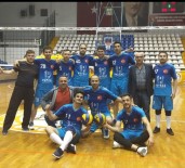 VOLEYBOL TAKIMI - Burhaniyeli Sporcular Balıkesir'de Grup Birincisi Oldu