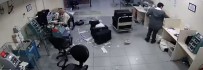 YANKESİCİLİK VE DOLANDIRICILIK BÜRO AMİRLİĞİ - Çalıştığı İş Yerinden 50 Bin Lira Çaldı