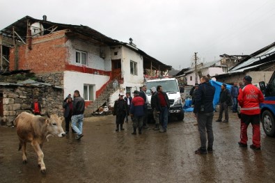 Erzurum'da Ahır Çöktü Açıklaması 2 Ölü 6 Yaralı