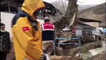 Erzurum'da Bir Ahırın Çatısı Çöktü Açıklaması 2 Ölü, 2 Yaralı Haberi