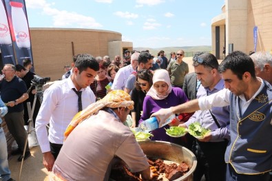 Göbeklitepe'de 'Minik Şeflerle Gastronomi Festivali'nde Çiğköfte Kuyruğu