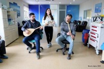 NIMET BAKI - Kemoterapi Ünitesinde Hastalara Canlı Müzik Keyfi