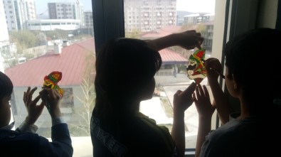 Mülteci Çocuklar Karagöz-Hacivat İle Tanıştı