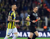 TAKİPSİZLİK KARARI - Taraftar Derbi Hakeminden Şikayetçi Oldu, Takipsizlik Verildi