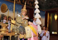 TAKDIS - Tayland Kralına Törenle Taç Giydirildi