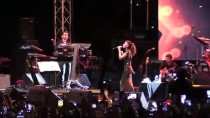 YILDIZ TİLBE - Yıldız Tilbe, Edirne'de Konser Verdi
