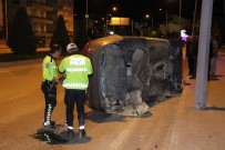 PİRİ REİS - İki Otomobil Alt Geçit Çıkışında Çarpıştı Açıklaması 2 Yaralı