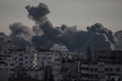İsrail, Gazze'de katliam yaptı