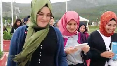 Öğrenciler Kitap Okuma Etkinliğiyle Burdur Gölü'nün Kurumasına Dikkati Çekti