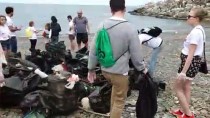 ÇEK CUMHURIYETI - Avrupalı Gençler Plajları Temizledi