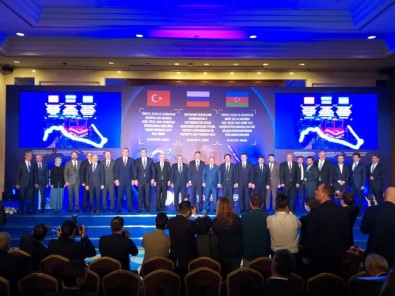 Bakan Turhan, Bakü-Tiflis-Kars Demiryolu Mutabakat Zaptı İmza Töreni'ne Katıldı