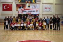 İSMAİL ÖZCAN - Basketbol Yıldızlar Türkiye Şampiyonları Kupalarını Aldı