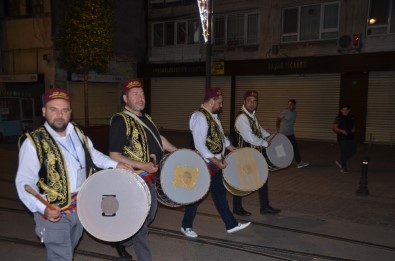 Bursa'da Ramazan Davulcuları İlk Mesaisine Başladı