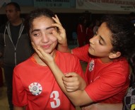 TOPLUM DESTEKLI POLISLIK - Çocukları Ağlatan Hediye