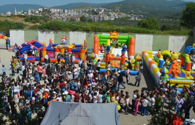 Erdek'te Öğrenci Şenliği Yapıldı