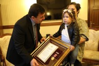 ÖVÜNÇ MADALYASI - Erzincan'da 3 Şehit Ailesine Devlet Övünç Madalyası Verildi