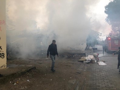 İncirliova'da Yangın, Mahalle Duman Altında Kaldı