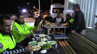 Kahramanmaraş'ta Polisler İlk Sahuru Görevlerinin Başında Yaptı