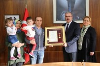 ÖVÜNÇ MADALYASI - Kütahya'da Şehit Ve Gazilere Devlet Övünç Madalyası Verildi