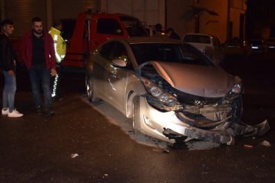 Malatya'da İki Otomobil Çarpıştı Açıklaması 1 Yaralı